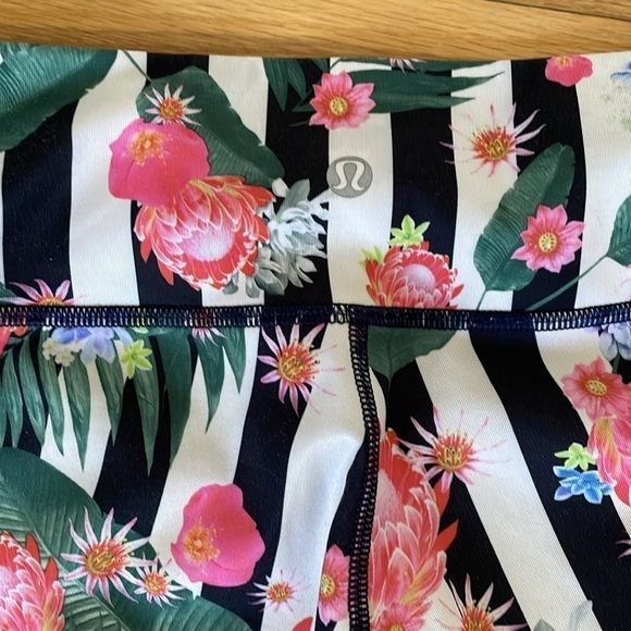Lululemon Wunder Under Women 6 Crop Full-On Luxtreme Legging Palm Play Floral - Picture 5 of 5